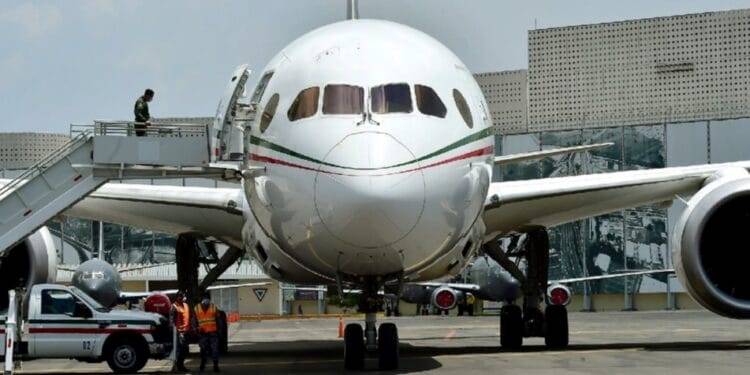 Hay propuesta para intercambiar avión presidencial por helicópteros, anuncia AMLO