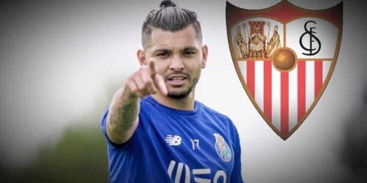 Tecatito Corona es nuevo jugador del Sevilla