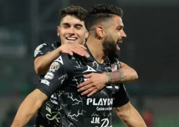 Necaxa golea a Santos en su propia casa