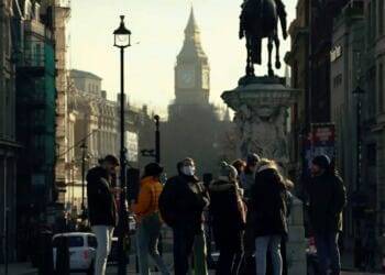 Inglaterra se despide de mascarillas, el trabajo en casa y el certificado Covid