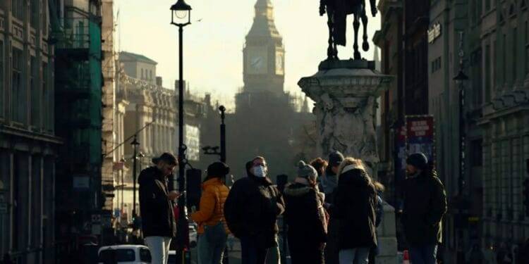 Inglaterra se despide de mascarillas, el trabajo en casa y el certificado Covid