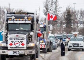 Estados Unidos ofrece ayuda a Canadá para acabar con el ‘convoy de la libertad’