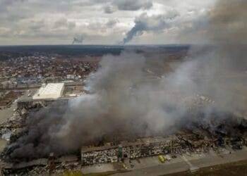 Ejército ruso ataca a civiles mientras intentan huir de ciudades destruidas