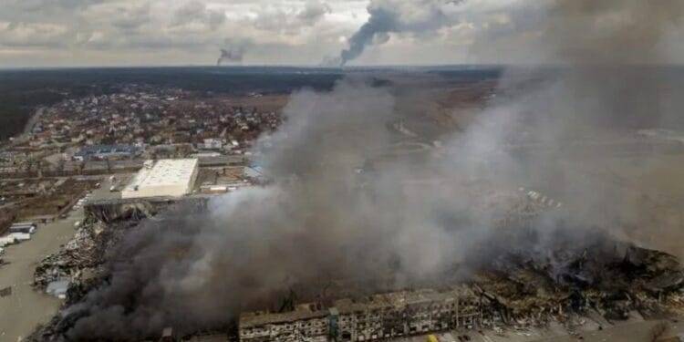 Ejército ruso ataca a civiles mientras intentan huir de ciudades destruidas