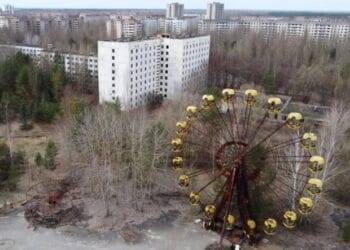 Tropas rusas abandonan planta nuclear de Chernóbil