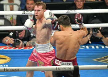 Cae Saúl “Canelo” Álvarez ante Dmitry Bivol
