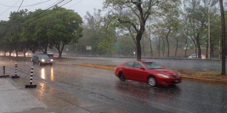 Huracán Ágatha se intensifica