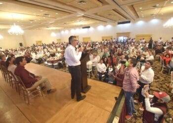 Asegura Américo que “no puede haber vanidades en la administración”