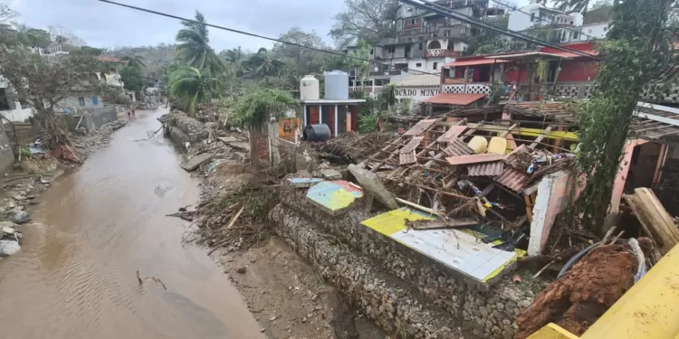 Provoca Huracán Ágatha muertes y desaparicidos en Oaxaca