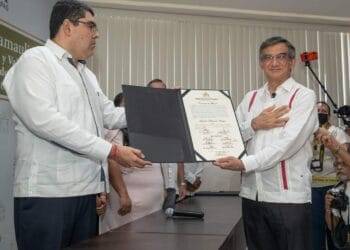 Recibe Américo constancia como gobernador electo de Tamaulipas