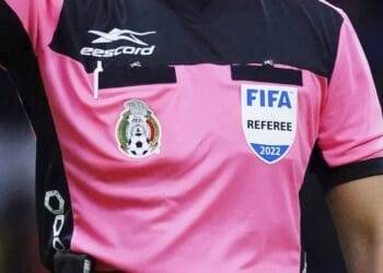 Árbitro de la Liga MX finge Covid-19 para hacerse una liposucción