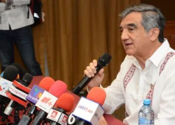 Américo Villarreal asegura que García Cabeza de Vaca busca reformas para limitar su gobierno