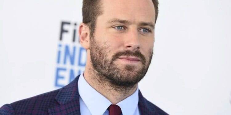 Armie Hammer, quebrado y trabajando en un hotel tras ser acusado de canibalismo