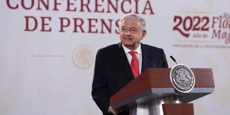 AMLO anuncia reforma a ley de austeridad para evitar que funcionarios ganen más que el presidente