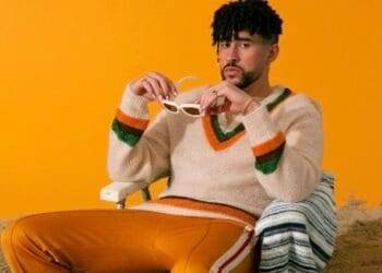 Fan le roba beso en la boca a Bad Bunny durante una fiesta; «la acusan de acoso sexual»