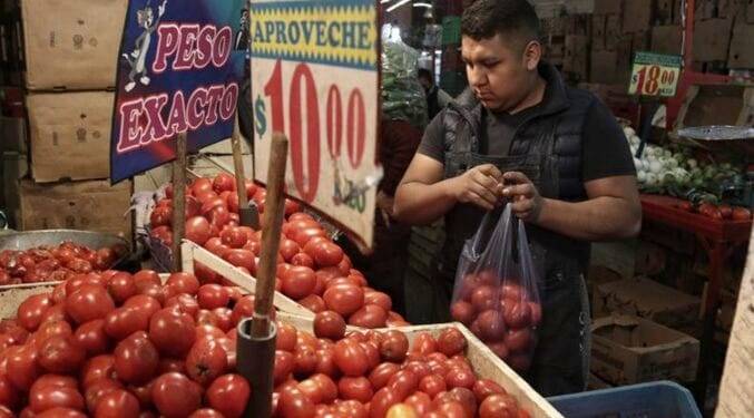 Inflación ‘se dispara’ a 8.7% en agosto, su nivel más alto en 22 años