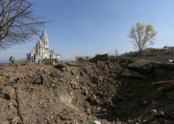 Continúan los ataques de Azerbaiyán contra territorios armenios pese al alto el fuego