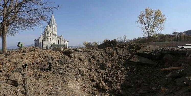 Continúan los ataques de Azerbaiyán contra territorios armenios pese al alto el fuego