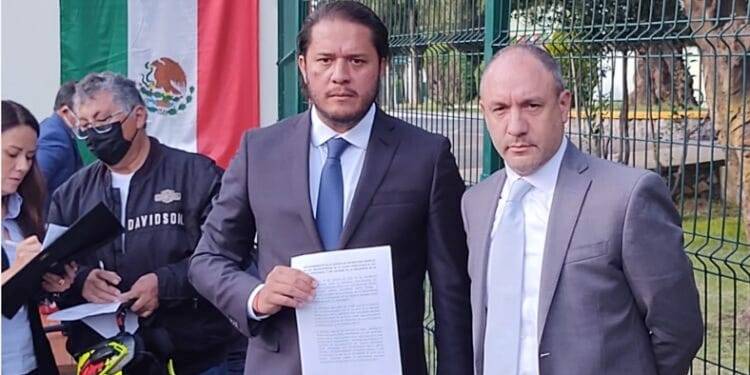 Abogados de militares tunden a Encinas por “manipular” informe de caso Ayotzinapa