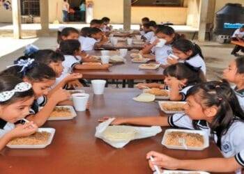 Ordena una jueza reponer la escuela de tiempo completo