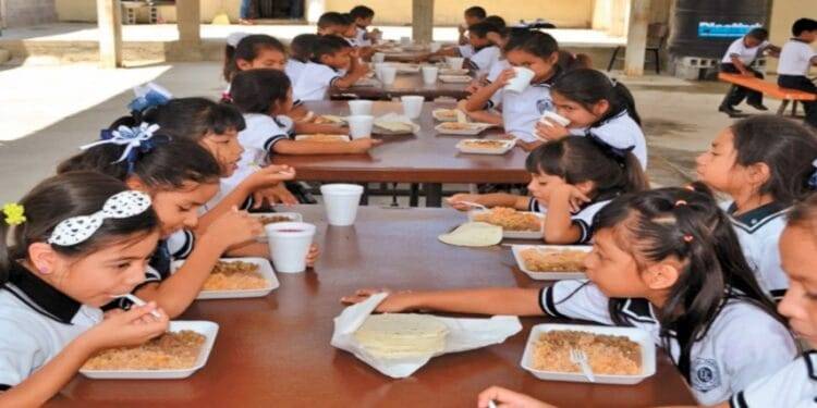 Ordena una jueza reponer la escuela de tiempo completo