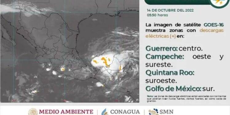 Tormenta tropical “Karl” se desplaza hacia el sureste