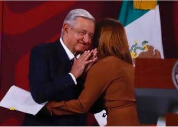 Tatiana Clouthier presenta su renuncia a la Secretaría de Economía