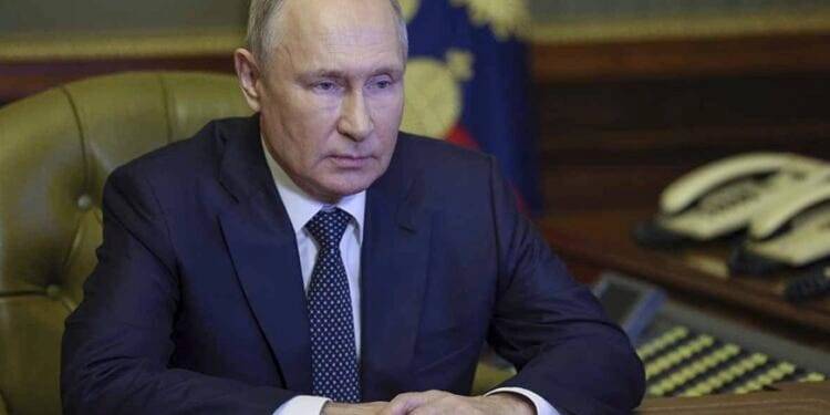 Putin confirma ‘ataque masivo’ contra Ucrania; amenaza con ‘dura’ respuesta al ‘terrorismo’