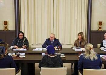 Putin asegura que «comparte el dolor» de las madres de soldados rusos muertos en Ucrania