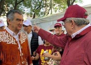 Población de Tamaulipas acude a marcha de AMLO; Américo Villarreal encabeza grupo