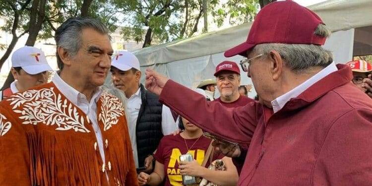 Población de Tamaulipas acude a marcha de AMLO; Américo Villarreal encabeza grupo