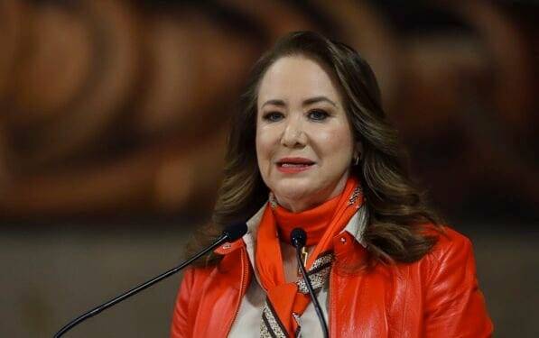 La tesis copiada de la ministra Yasmín Esquivel revela una cadena de plagios en la UNAM