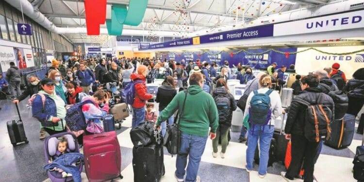 Tormenta invernal frustra viajes de Navidad en EU