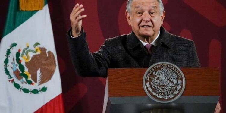 ¡Es oficial! AMLO firma decreto para ampliar las vacaciones a 12 días continuos