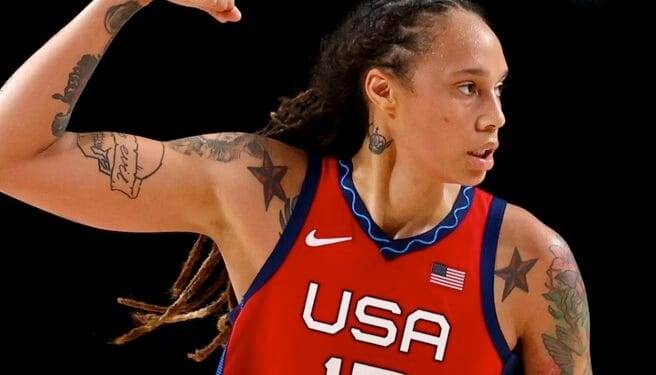 Rusia intercambió a la estrella del baloncesto estadounidense Brittney Griner por un traficante de armas