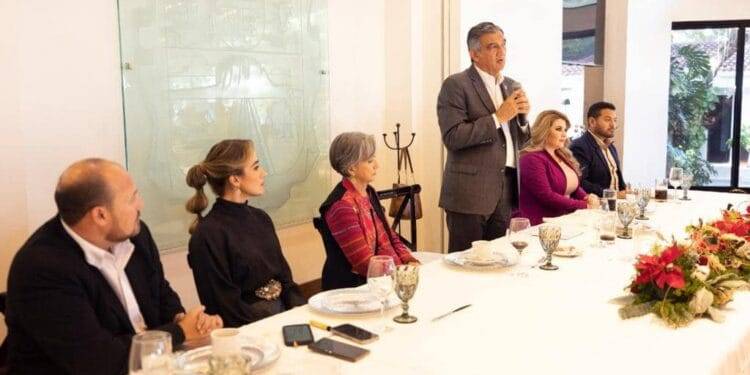 Se reúne Américo Villareal con alcaldes y Alcaldesas de todo el Estado.