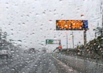 Bomba ciclónica impacta en California con tormentas y fuertes vientos