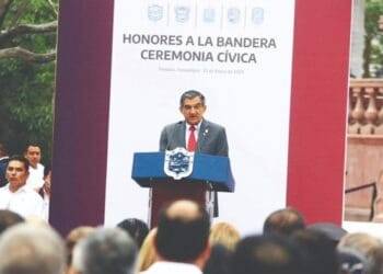 El Gobernador Américo Villarreal encabeza ceremonia cívica en Tampico