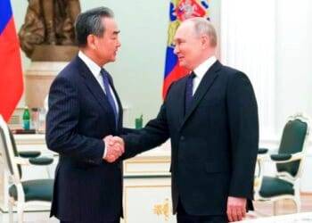 China pide ‘alto al fuego’ y conversaciones de paz entre Rusia y Ucrania
