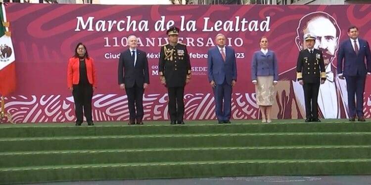AMLO y ministra Piña se encuentran ahora en Marcha de la Lealtad