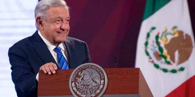 AMLO y Elon Musk acuerdan construcción de planta de Tesla en México