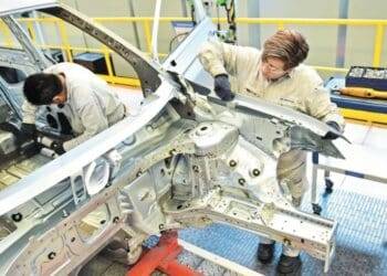 Tesla atraerá hasta 15,000 millones de dólares de inversión en el sector de autopartes: INA