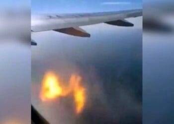 En pleno vuelo, explota turbina de avión Viva Aerobús; aterriza de emergencia en Puerto Vallarta