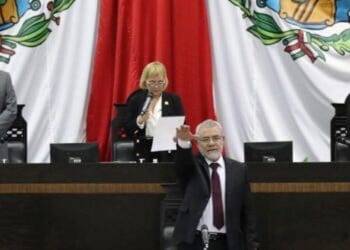 Cabeza de Vaca convirtió la obra pública en un negocio familiar