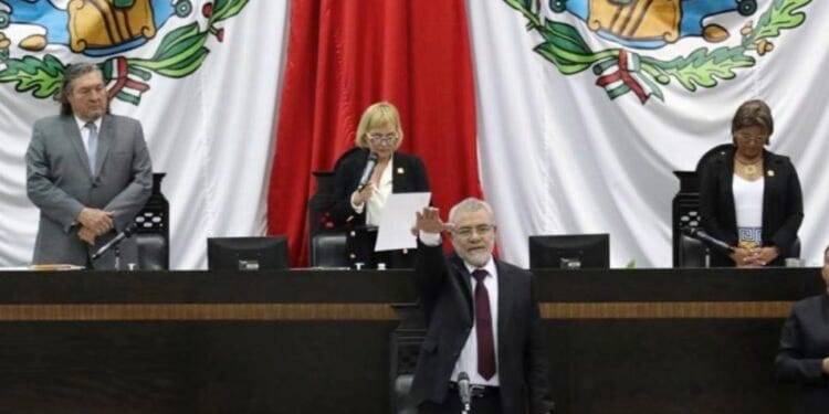 Cabeza de Vaca convirtió la obra pública en un negocio familiar