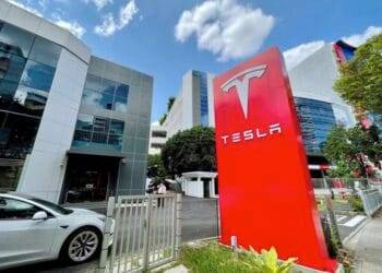 Tesla no detiene su guerra de precios y rebaja sus modelos más vendidos en EE UU