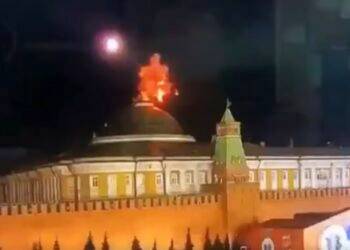 Momento en que drones supuestamente atacan el Kremlin para matar a Putin