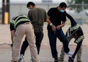 Título 42: ¿Qué es y qué significa para los migrantes que llegue a su fin?