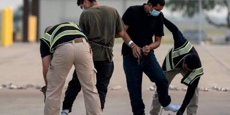 Título 42: ¿Qué es y qué significa para los migrantes que llegue a su fin?