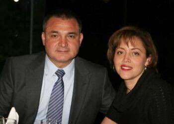 Juez gira órdenes de aprehensión contra esposa y hermanos de Genaro García Luna